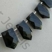 wholesale Black spinel pentagon shape