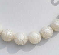 Pearl Carved Round